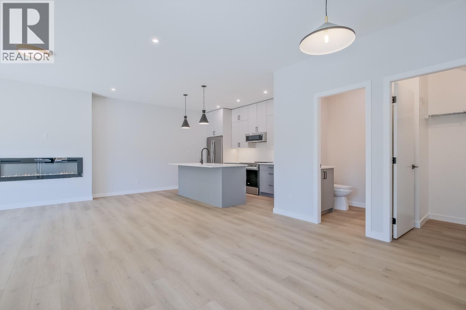 177 Kirkpatrick Avenue Unit# 102, Penticton, British Columbia  V2A 3P4 - Photo 4 - 10390192
