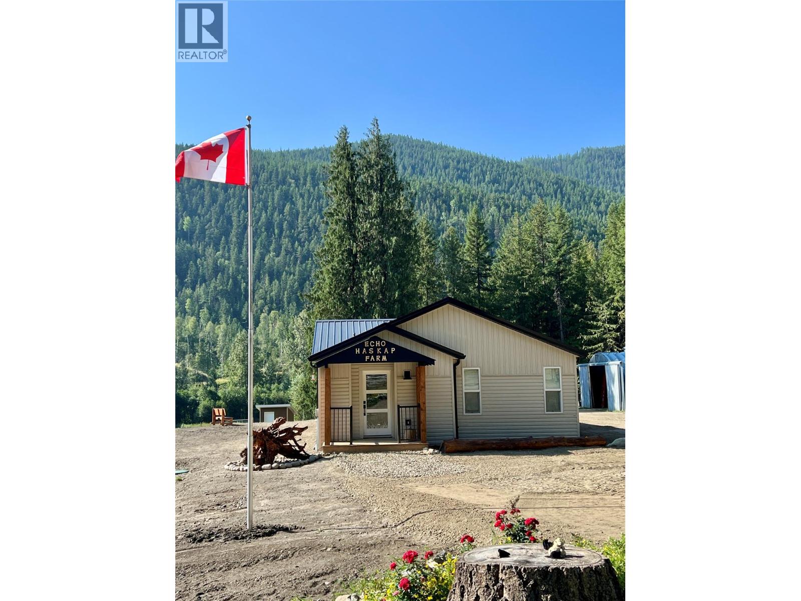 1238 Creighton Valley Road, Lumby, British Columbia  V0E 2G1 - Photo 2 - 10390041
