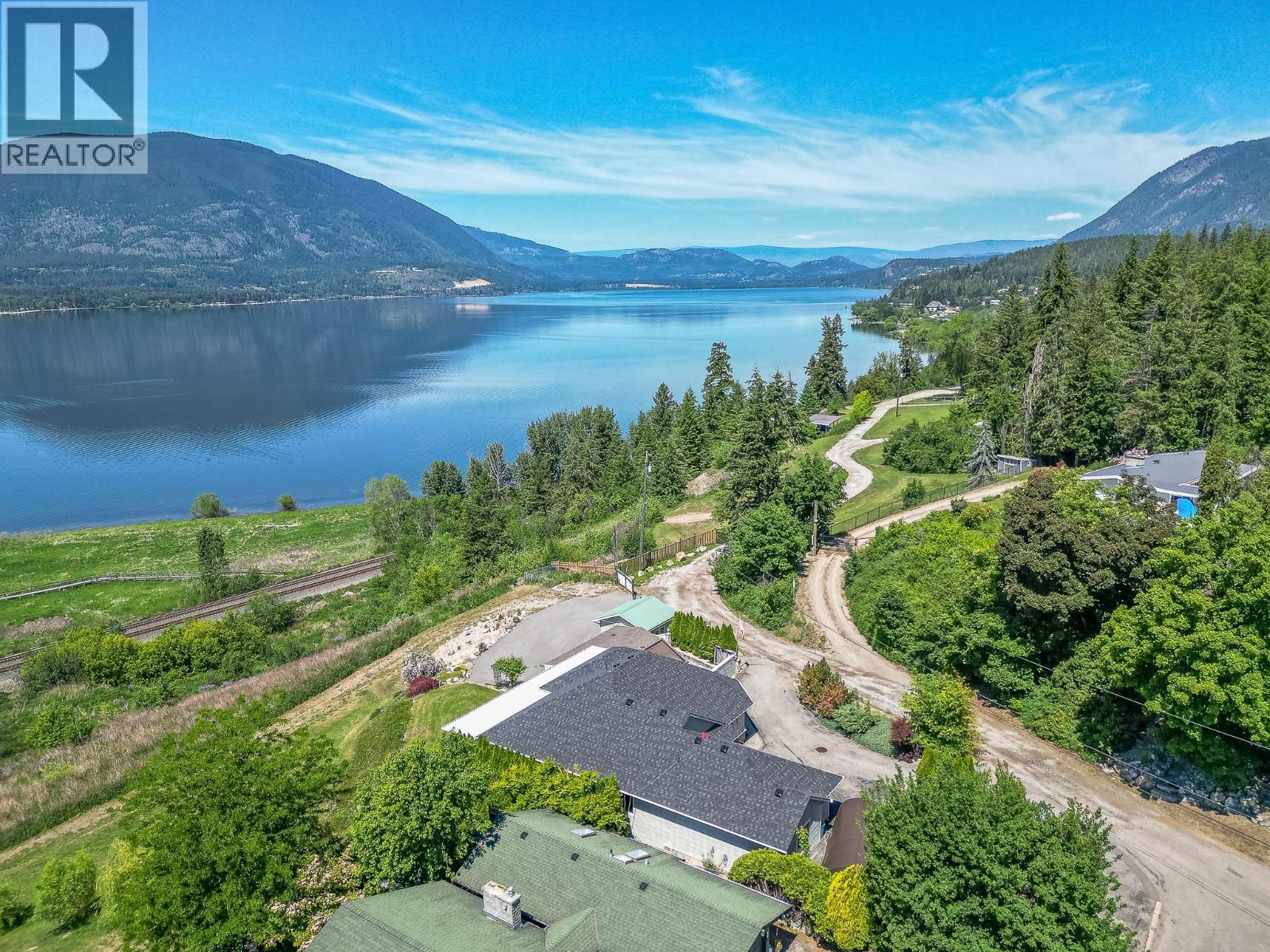 1660 28 Avenue Ne, Salmon Arm, British Columbia  V1E 3X2 - Photo 1 - 10389691
