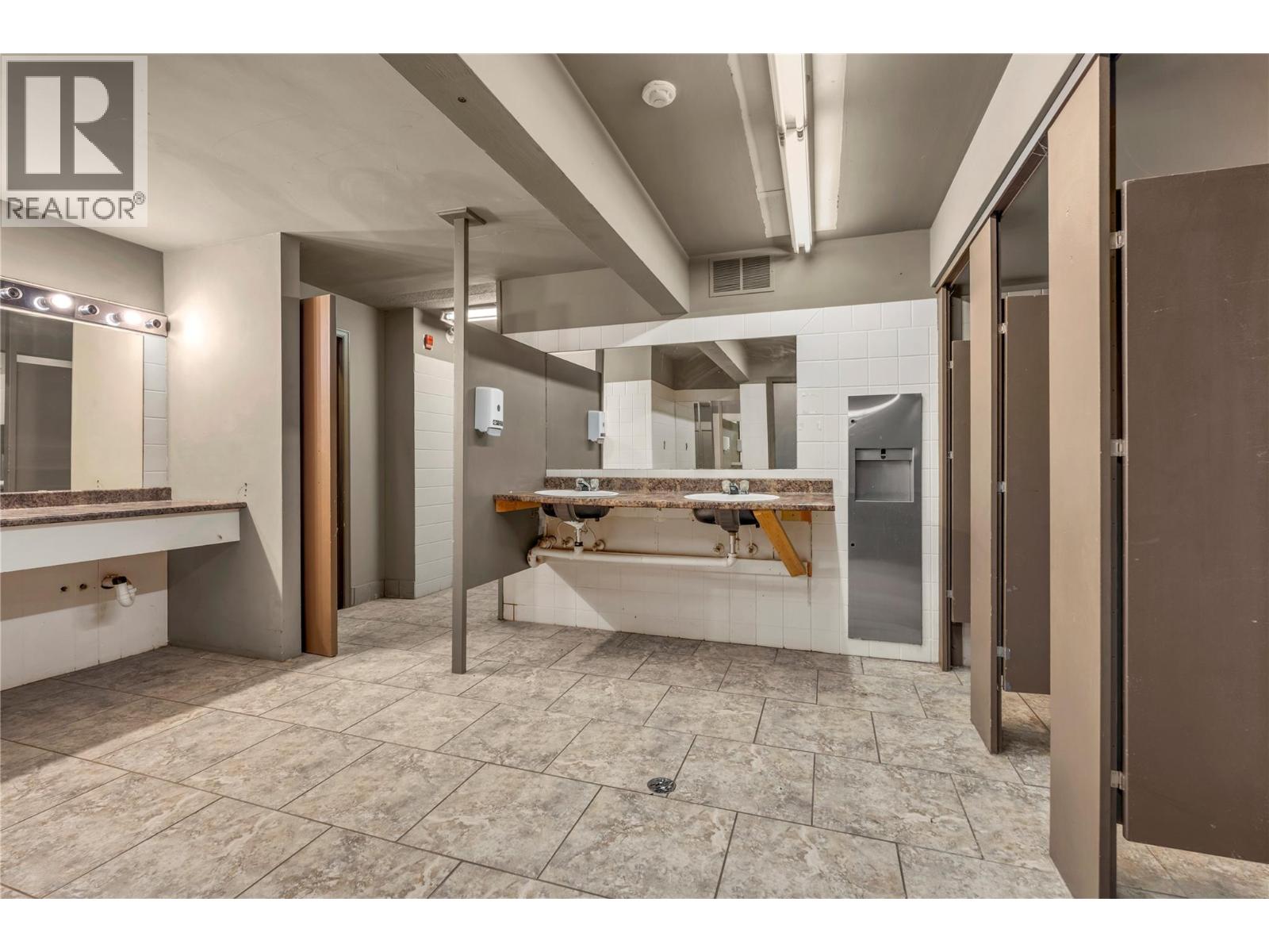 333 Main Street, Penticton, British Columbia  V2A 5B7 - Photo 27 - 10389341