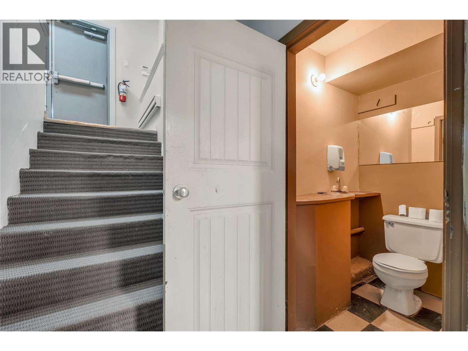 333 Main Street, Penticton, British Columbia  V2A 5B7 - Photo 32 - 10389341
