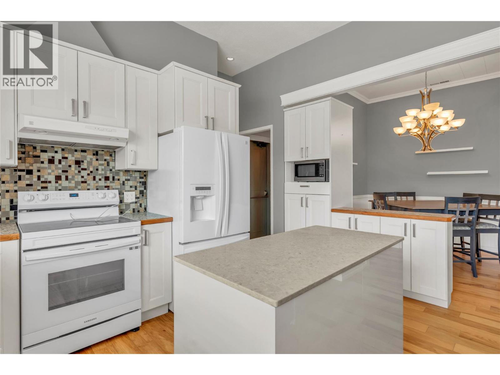 333 Main Street, Penticton, British Columbia  V2A 5B7 - Photo 59 - 10389341