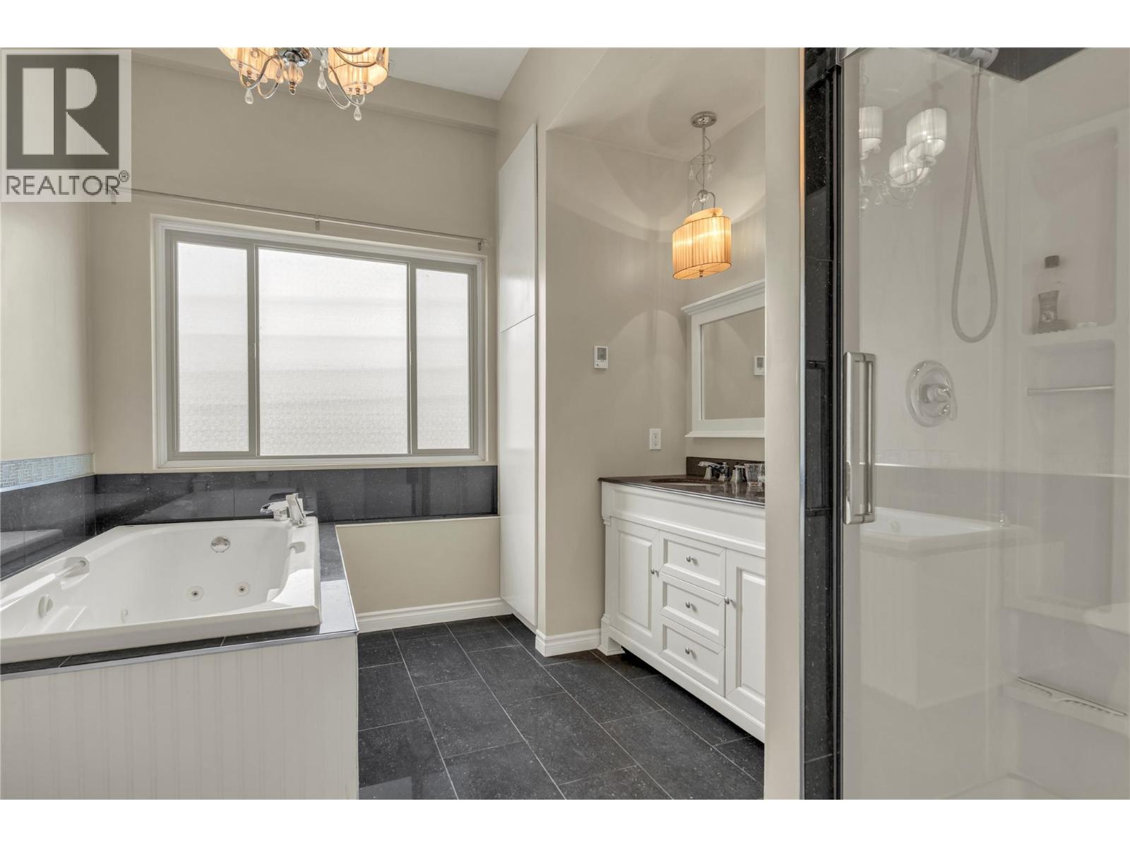 333 Main Street, Penticton, British Columbia  V2A 5B7 - Photo 66 - 10389341