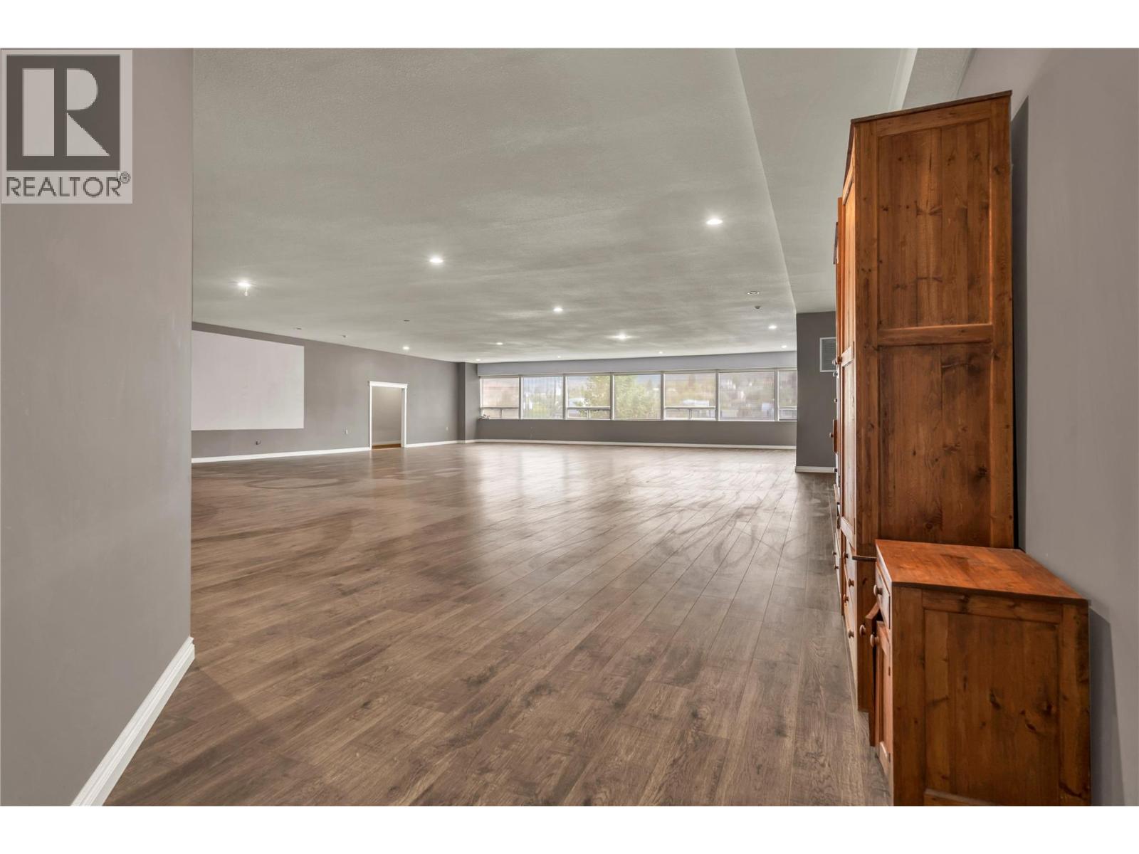 333 Main Street, Penticton, British Columbia  V2A 5B7 - Photo 81 - 10389341