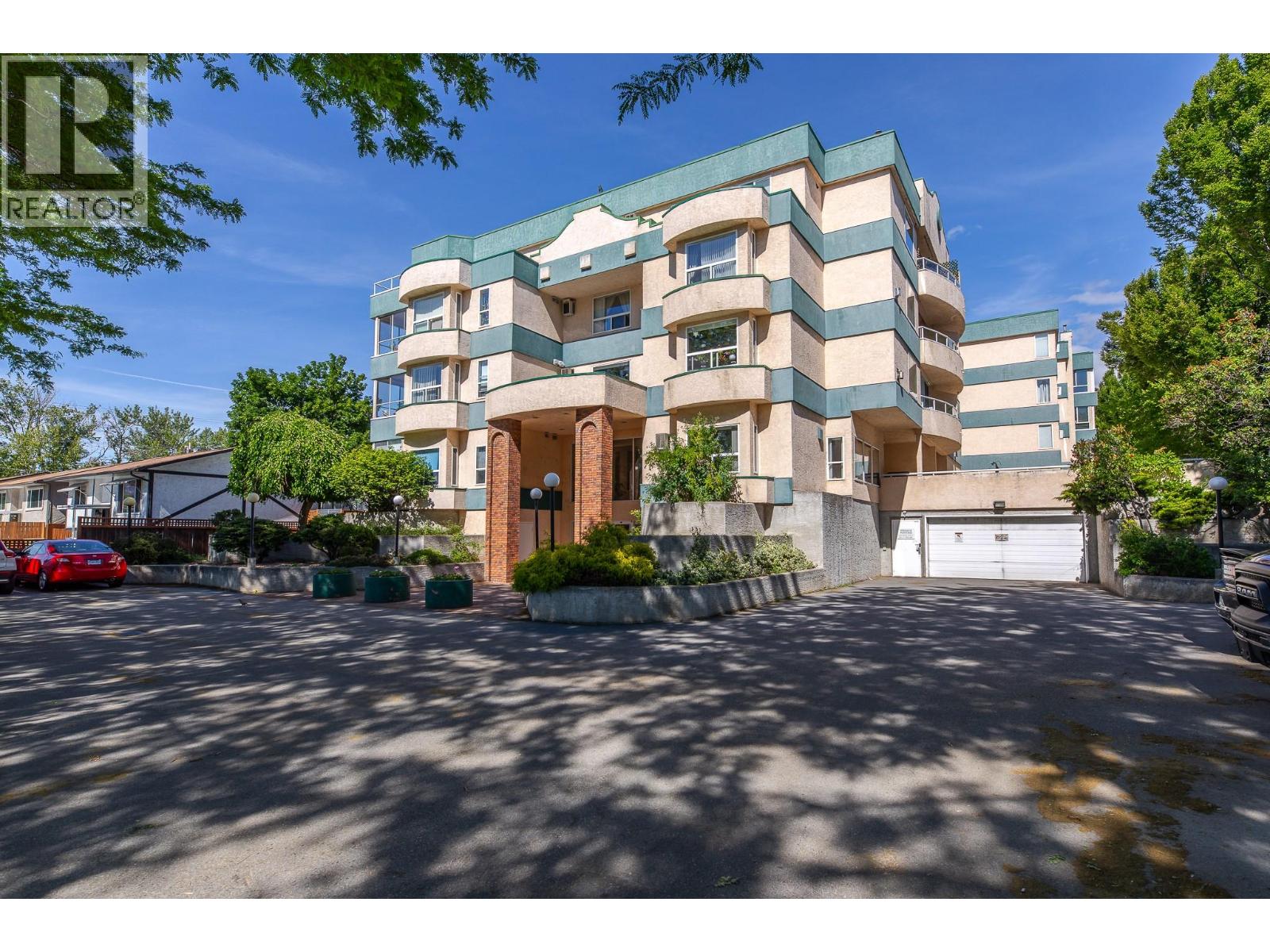 1750 Atkinson Street Unit# 302, Penticton, British Columbia  V2A 7M6 - Photo 2 - 10390050
