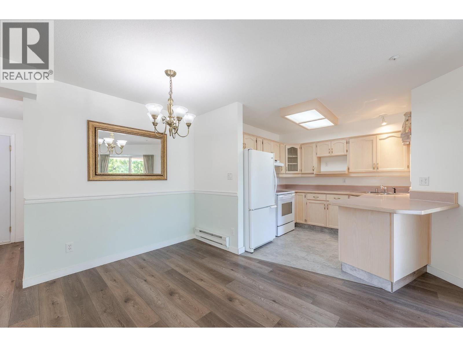 1750 Atkinson Street Unit# 302, Penticton, British Columbia  V2A 7M6 - Photo 4 - 10390050