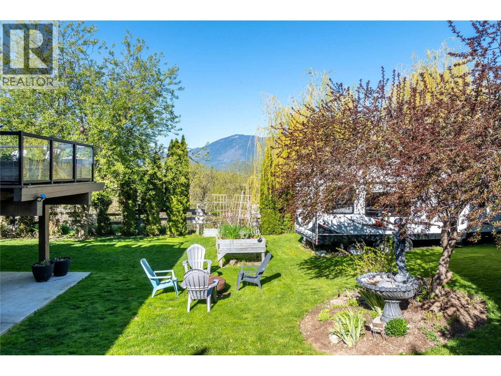 235 3rd Avenue S, Creston, British Columbia  V0B 1G3 - Photo 7 - 10390003