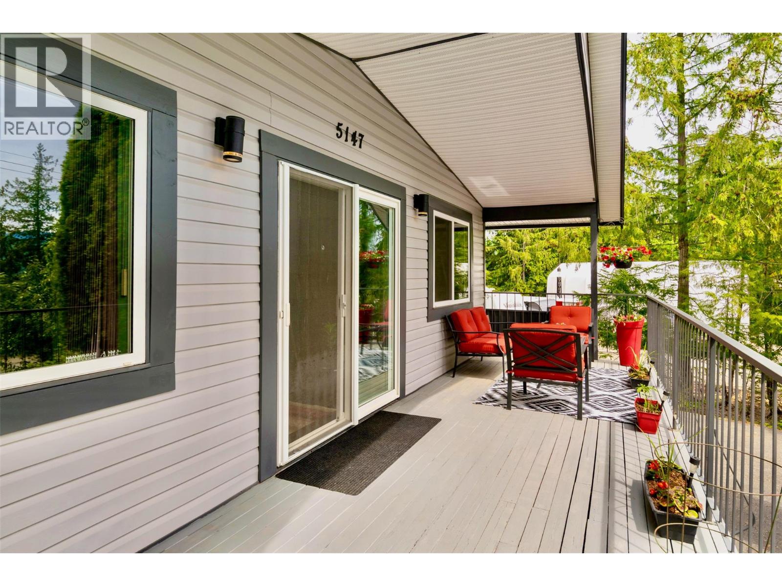 5147 Tallington Drive, Celista, British Columbia  V0E 1M6 - Photo 11 - 10387731