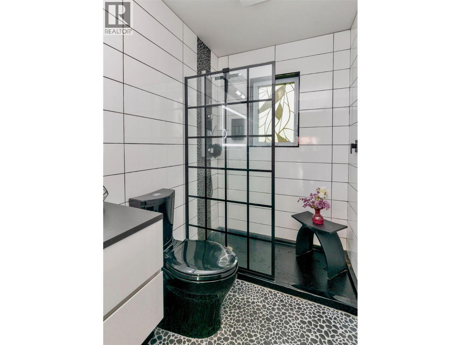 5147 Tallington Drive, Celista, British Columbia  V0E 1M6 - Photo 30 - 10387731
