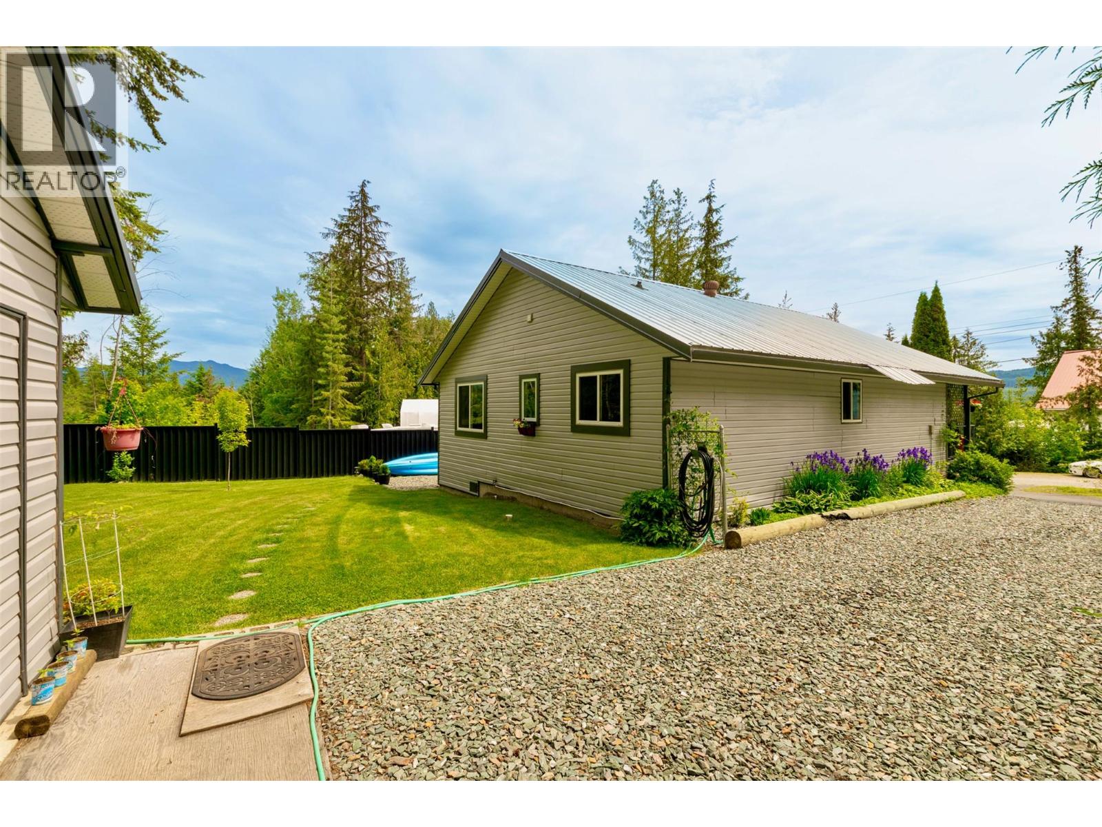 5147 Tallington Drive, Celista, British Columbia  V0E 1M6 - Photo 36 - 10387731
