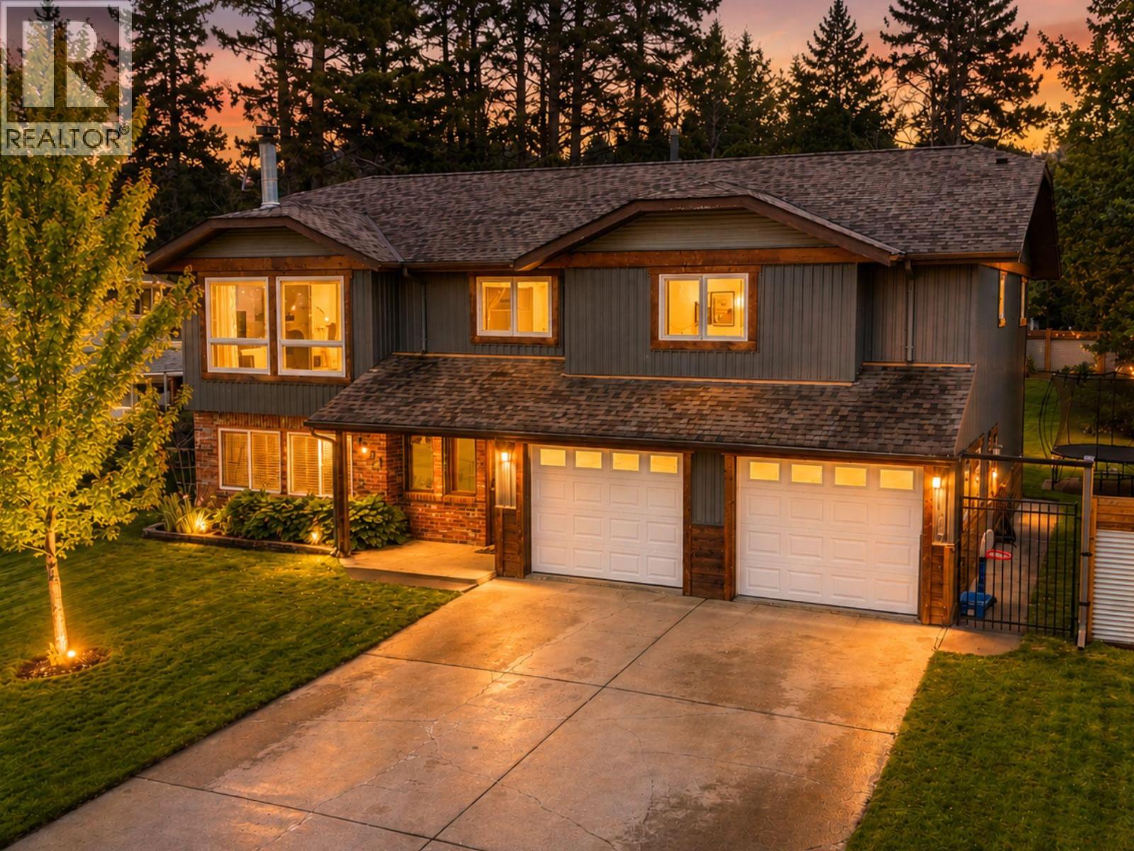 1820 Mt Connell Crescent N, Cranbrook, British Columbia  V1C 5V7 - Photo 1 - 10390110
