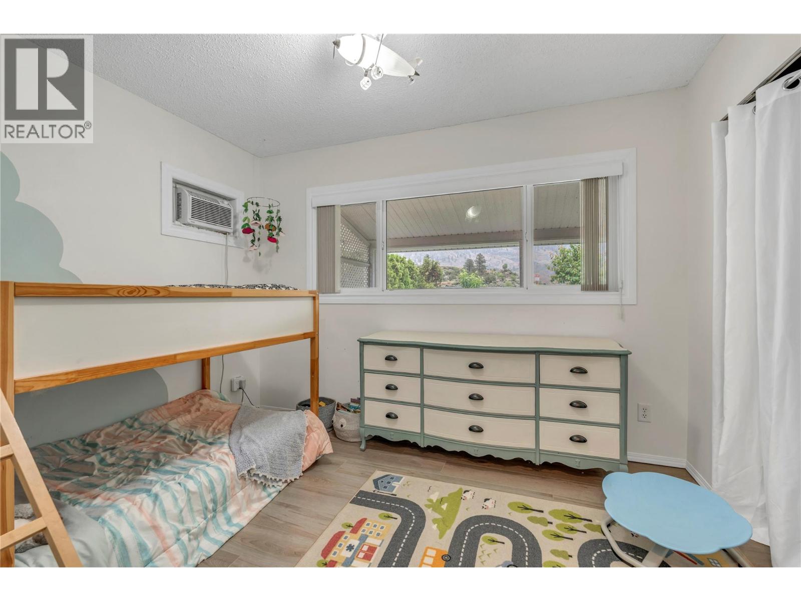 7513 Crest-A-Way Road, Oliver, British Columbia  V0H 1T0 - Photo 13 - 10385299