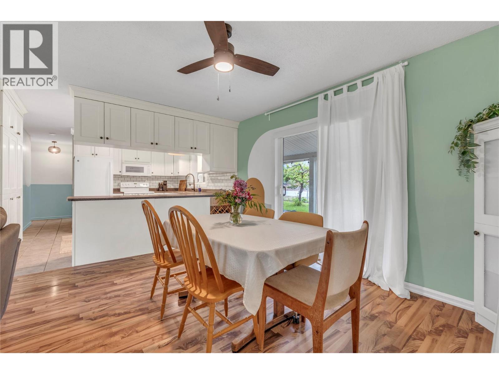 7513 Crest-A-Way Road, Oliver, British Columbia  V0H 1T0 - Photo 4 - 10385299