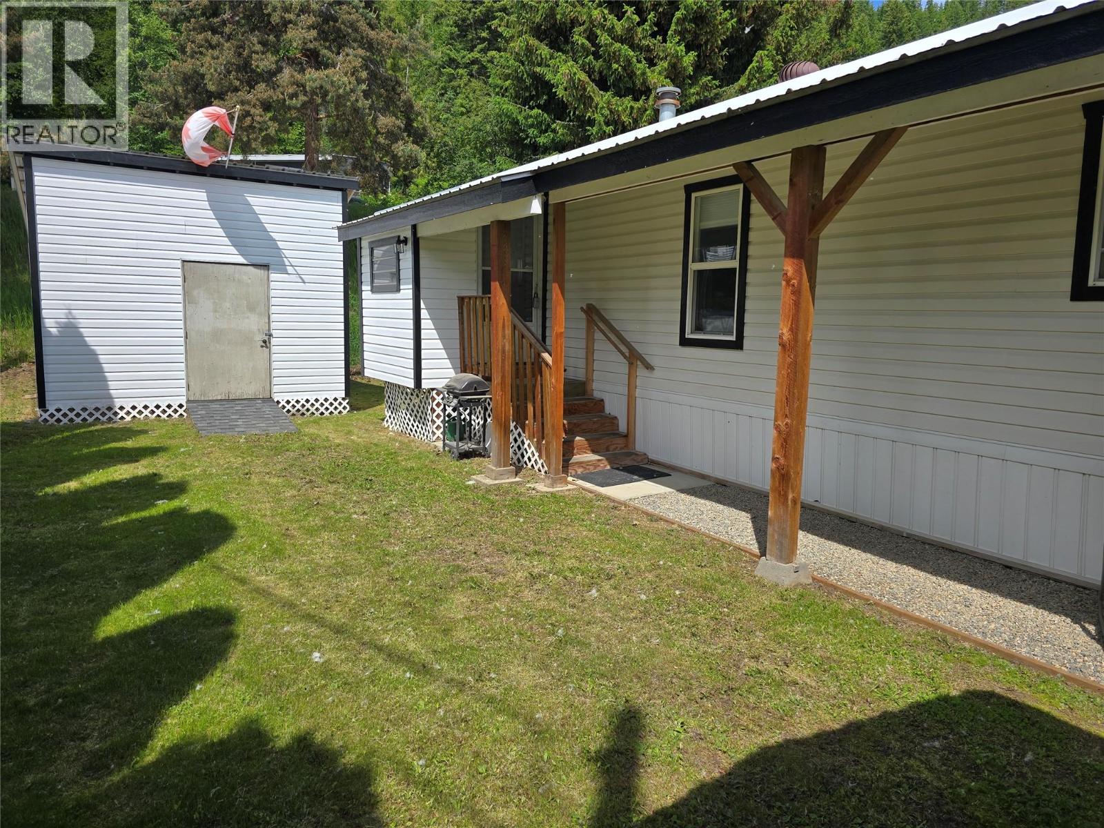 851 Old N Thompson Highway Unit# 4, Clearwater, British Columbia  V0E 1N2 - Photo 2 - 10390147