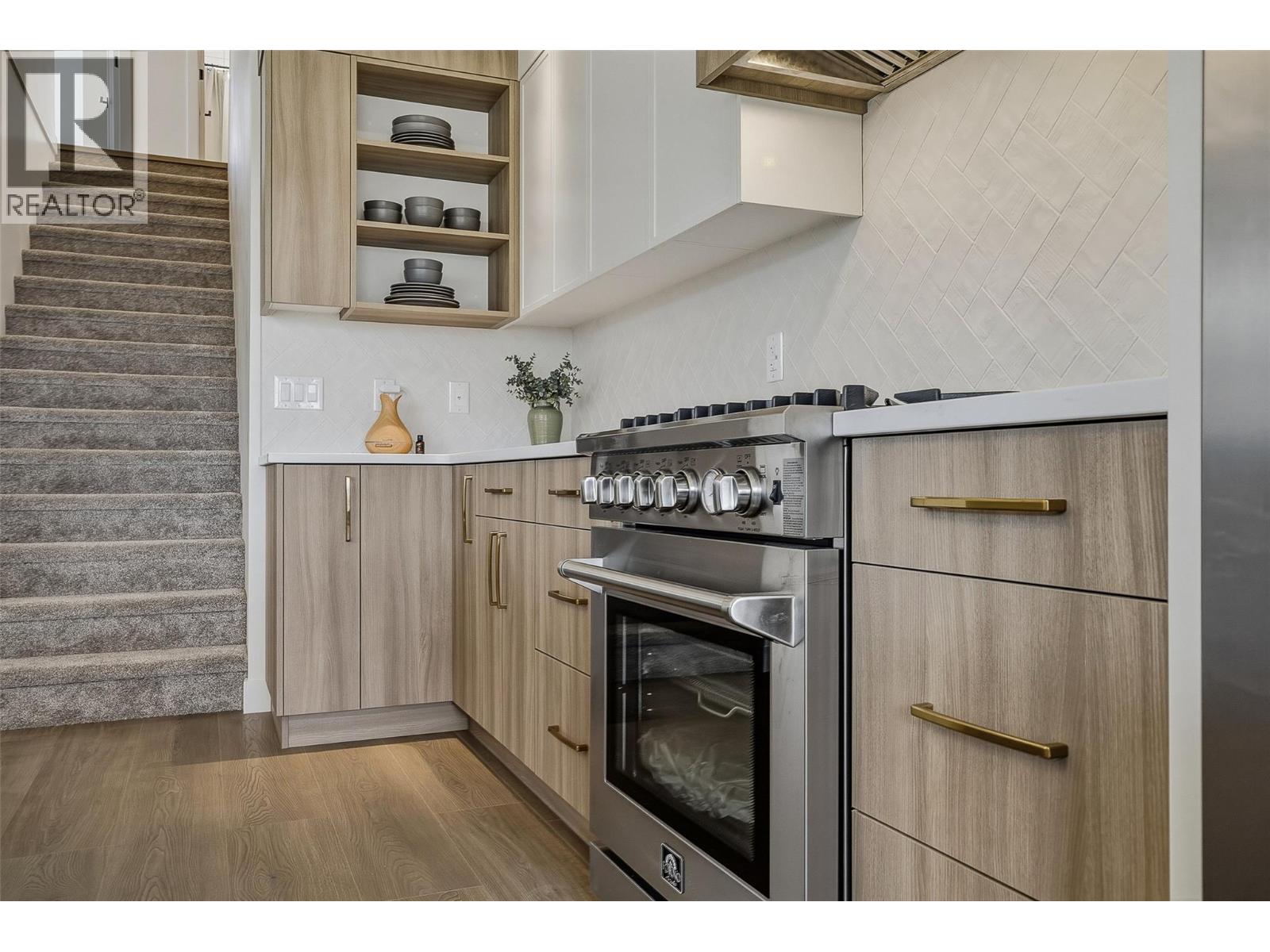2245 Coldwater Drive, Kamloops, British Columbia  V2E 0E6 - Photo 8 - 10389914