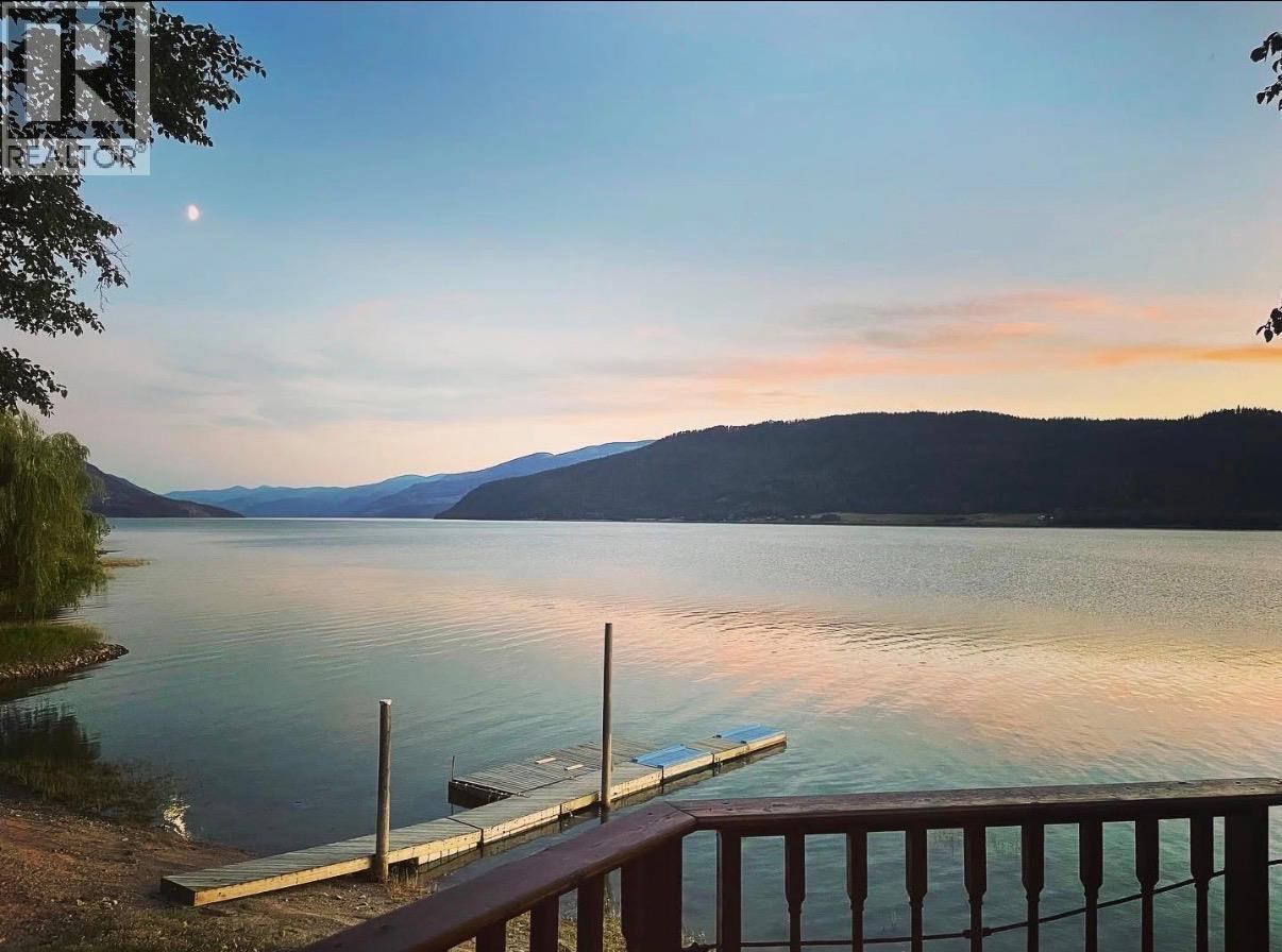 620 Applegrove Road, Fauquier, British Columbia  V0G 1K0 - Photo 1 - 10389030