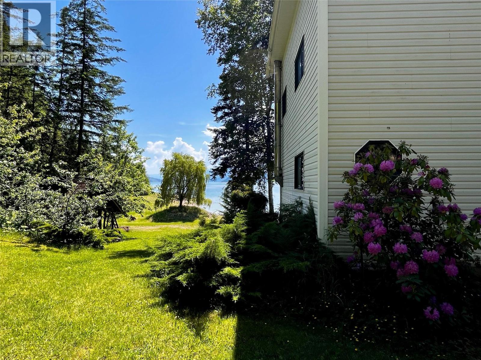 620 Applegrove Road, Fauquier, British Columbia  V0G 1K0 - Photo 13 - 10389030