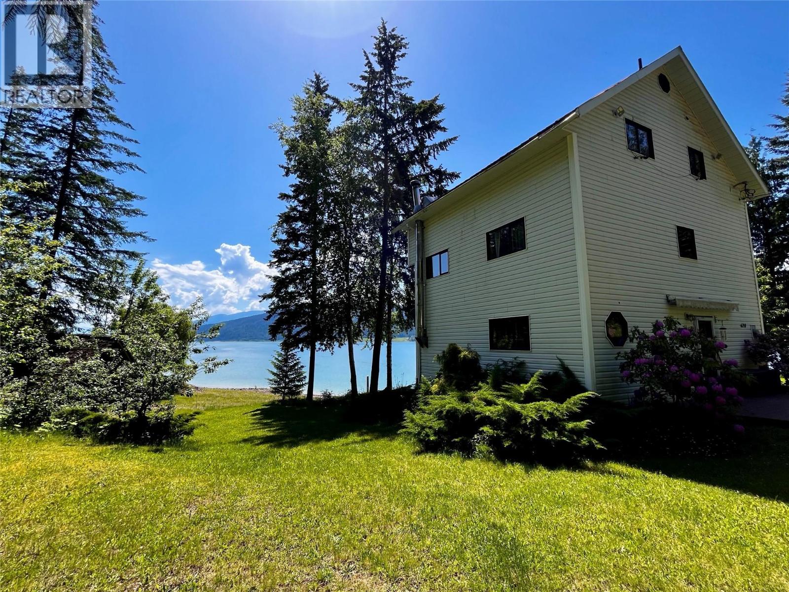620 Applegrove Road, Fauquier, British Columbia  V0G 1K0 - Photo 14 - 10389030