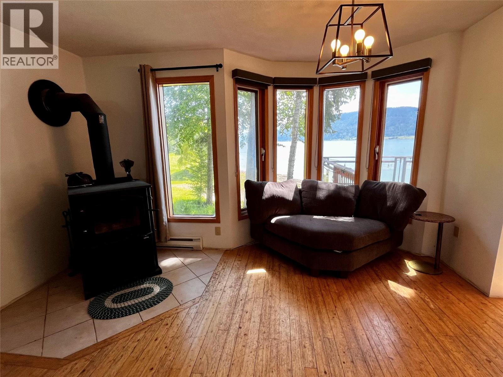 620 Applegrove Road, Fauquier, British Columbia  V0G 1K0 - Photo 21 - 10389030