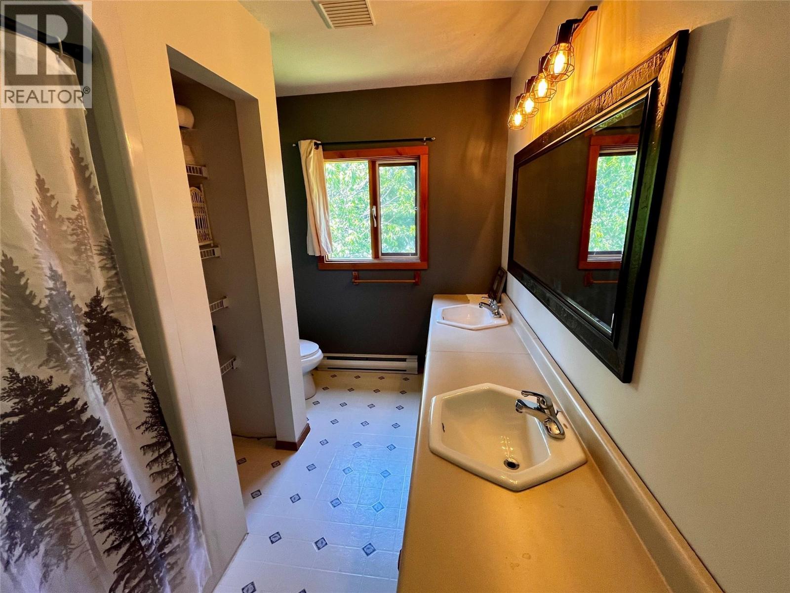 620 Applegrove Road, Fauquier, British Columbia  V0G 1K0 - Photo 29 - 10389030