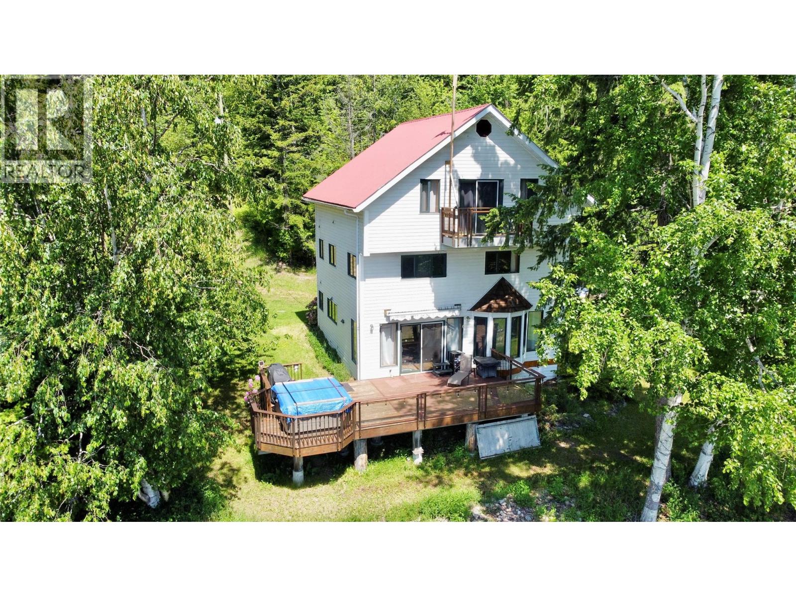 620 Applegrove Road, Fauquier, British Columbia  V0G 1K0 - Photo 3 - 10389030