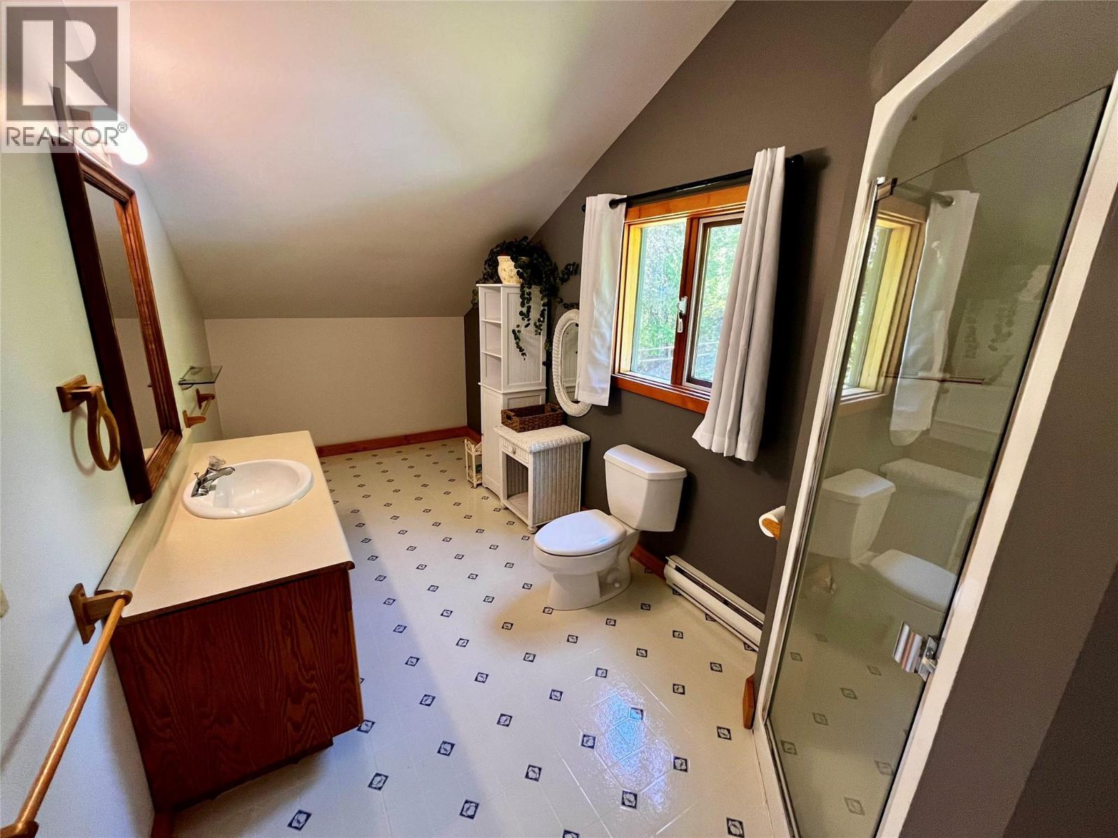620 Applegrove Road, Fauquier, British Columbia  V0G 1K0 - Photo 35 - 10389030