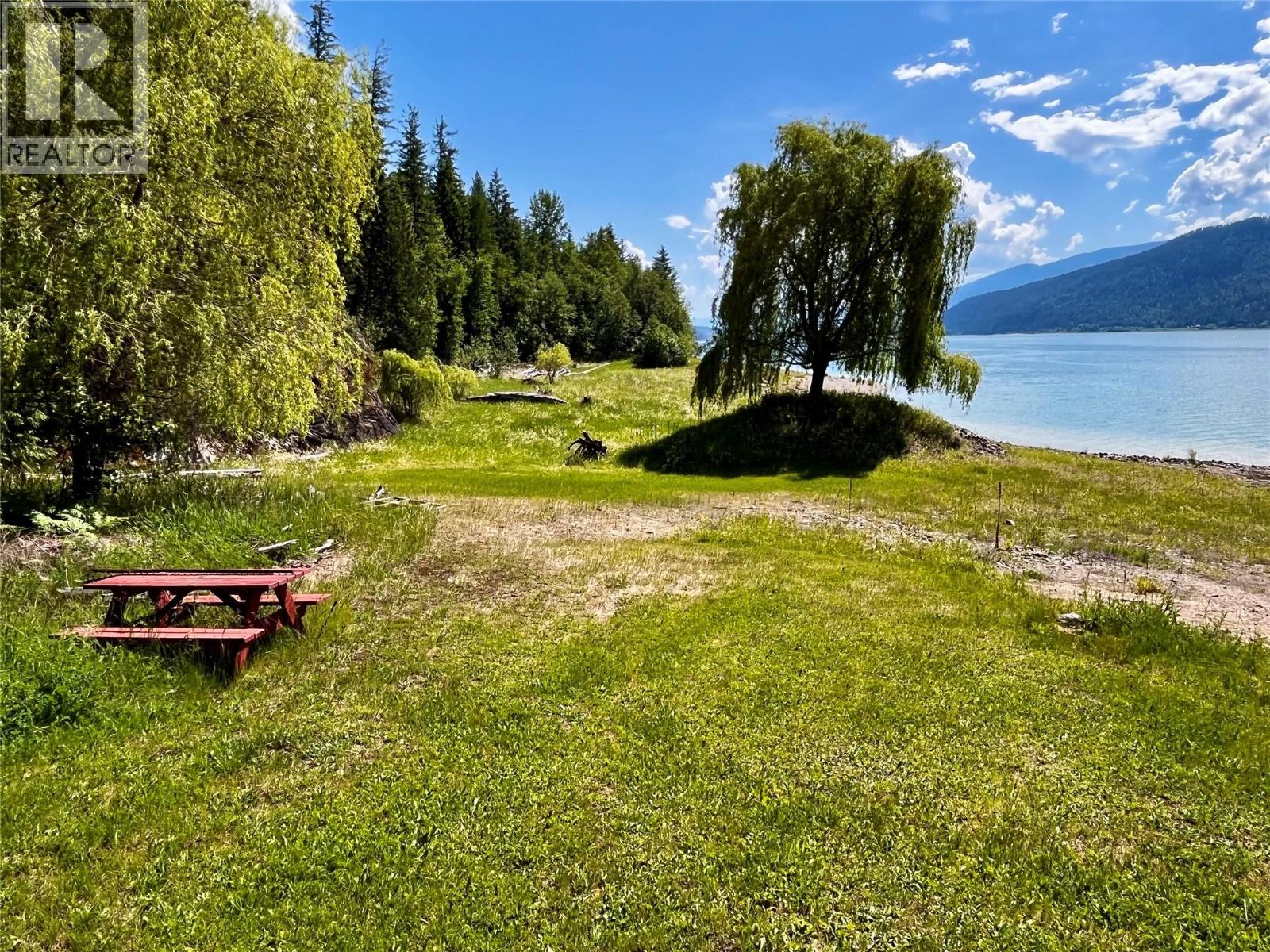 620 Applegrove Road, Fauquier, British Columbia  V0G 1K0 - Photo 43 - 10389030