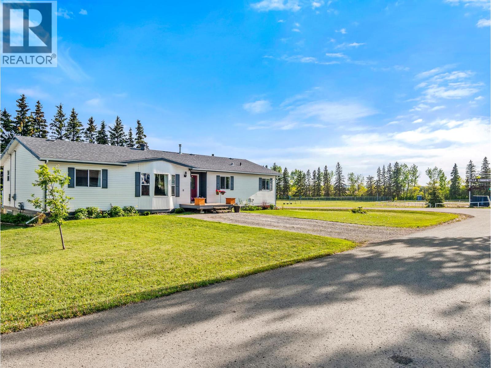 633 404 Avenue, Rolla, British Columbia  V0C 2G0 - Photo 1 - 10390237