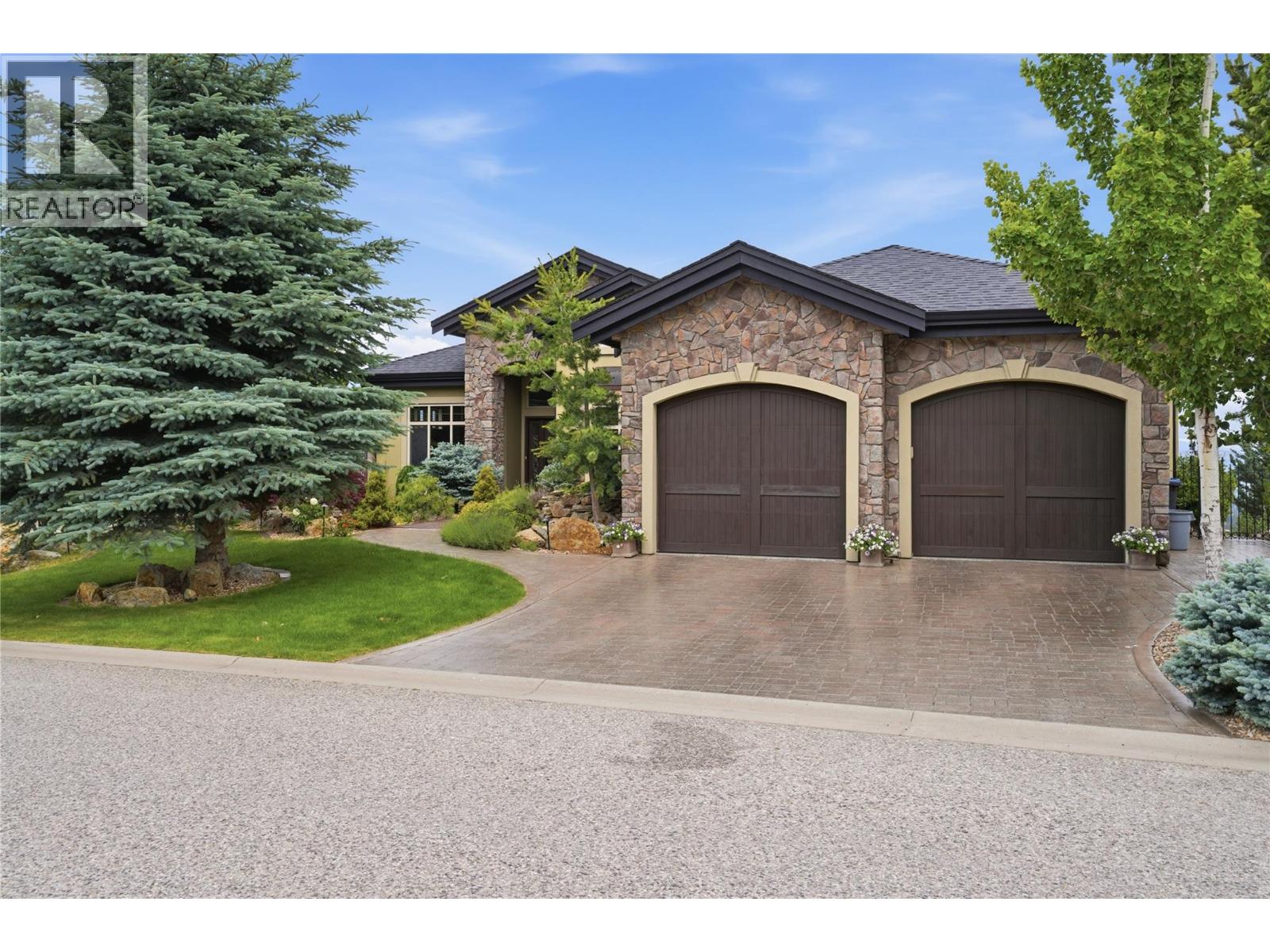 990 Hewetson Avenue, Kelowna, British Columbia  V1W 5H8 - Photo 1 - 10389978