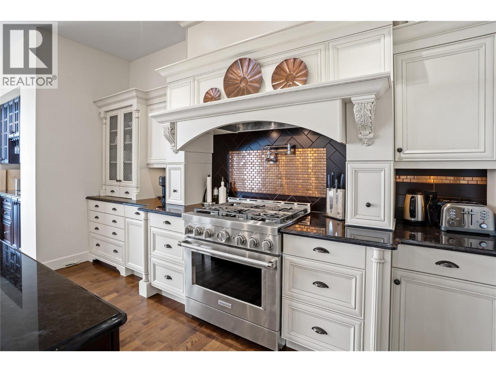 990 Hewetson Avenue, Kelowna, British Columbia  V1W 5H8 - Photo 9 - 10389978
