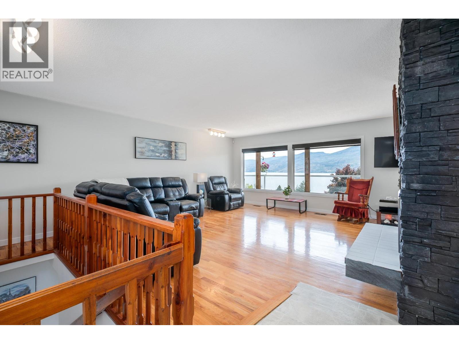 5287 Greata Road, Peachland, British Columbia  V0H 1X2 - Photo 5 - 10389740