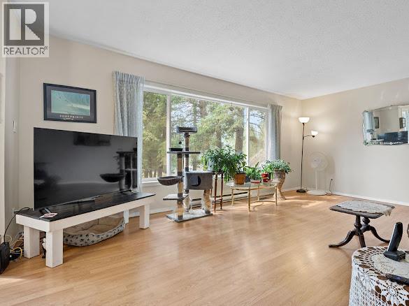 2429 Salmon River Road, Salmon Arm, British Columbia  V1E 4M1 - Photo 13 - 10389980