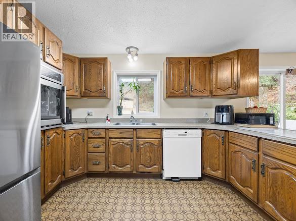 2429 Salmon River Road, Salmon Arm, British Columbia  V1E 4M1 - Photo 7 - 10389980