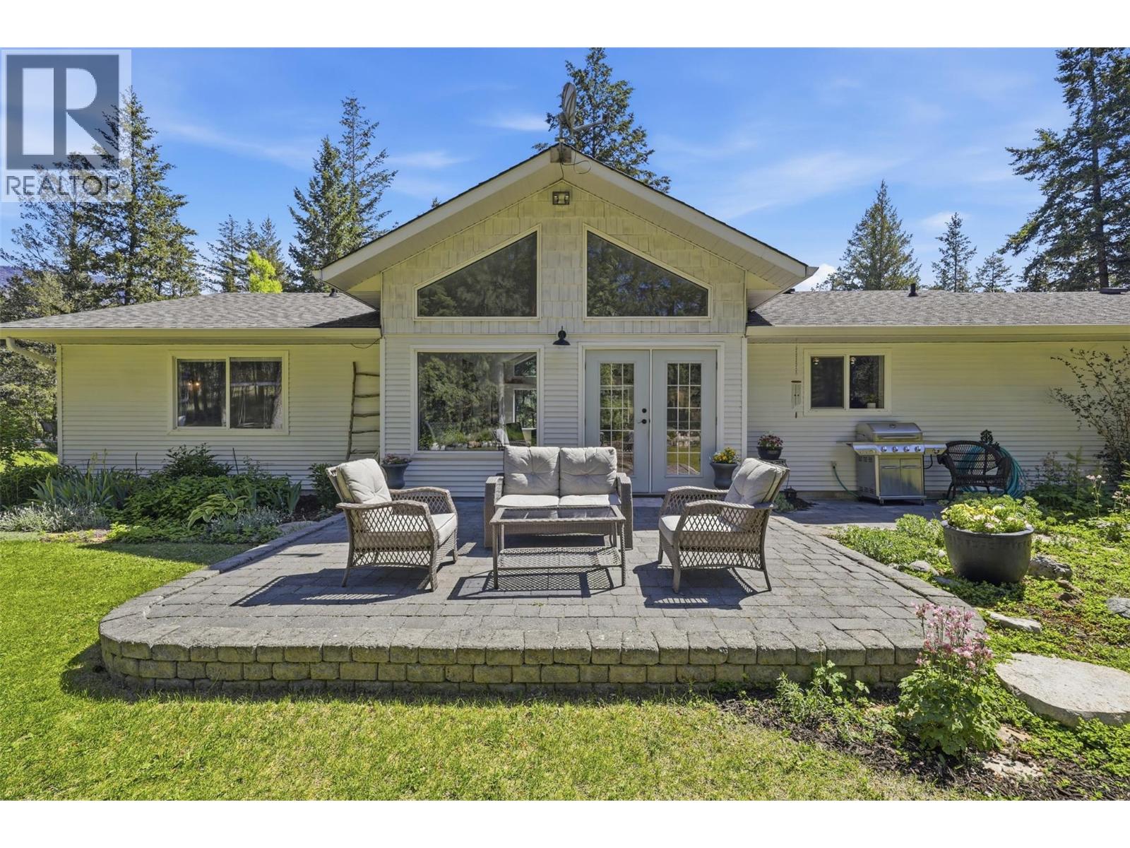 4685 Kamloops Vernon Highway, Westwold, British Columbia  V0E 3B1 - Photo 5 - 10389902