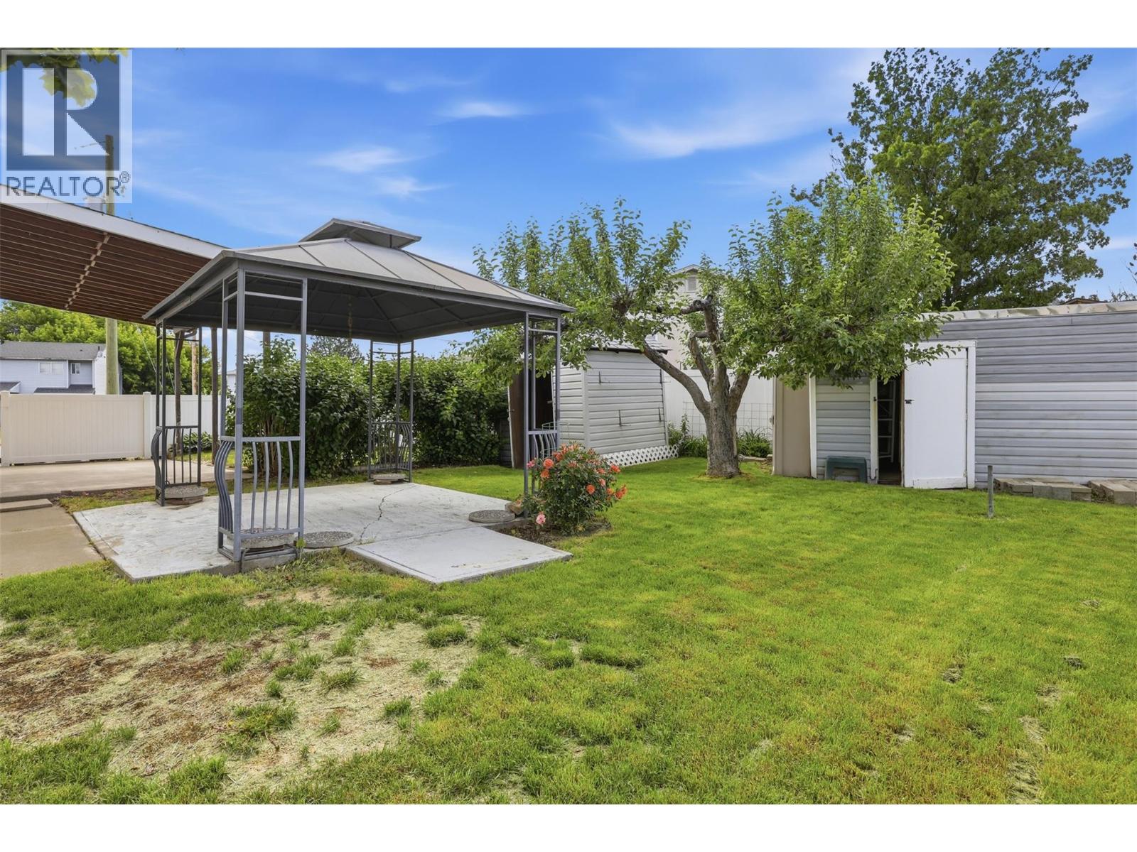 2641 Young Place, Kamloops, British Columbia  V2B 8A4 - Photo 5 - 10389828
