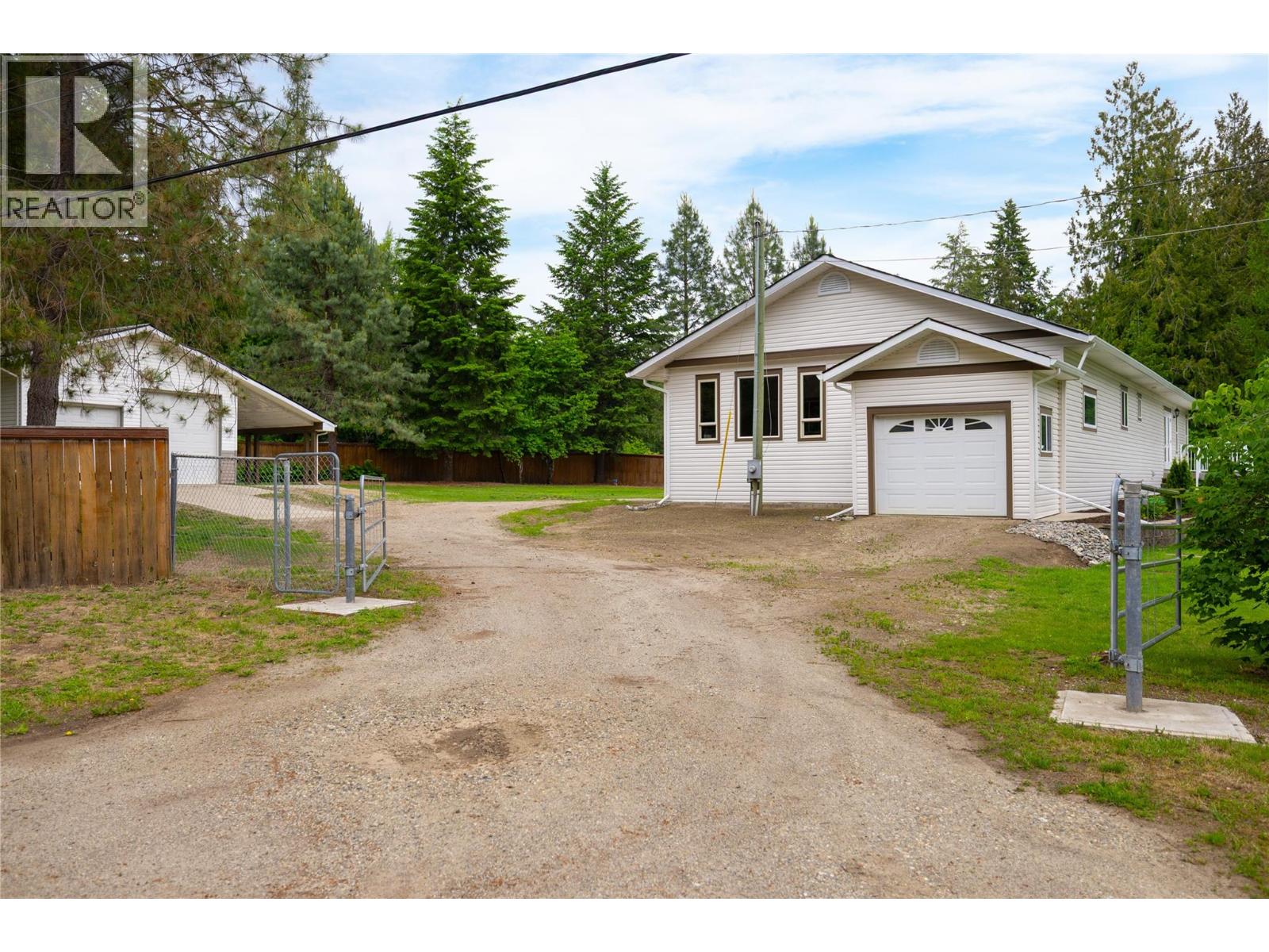 637 Enderby Mabel Lake Road, Enderby, British Columbia  V0E 1V4 - Photo 2 - 10390234
