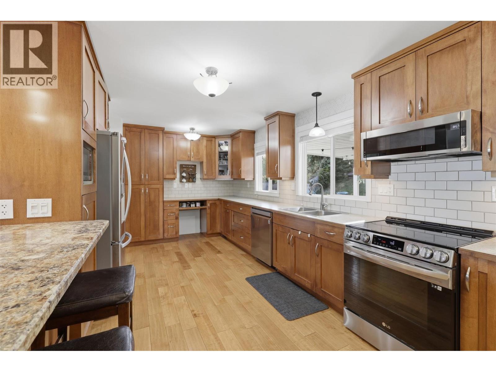 1675 Springhaven Place Place, Kamloops, British Columbia  V2E 1C7 - Photo 14 - 10390205