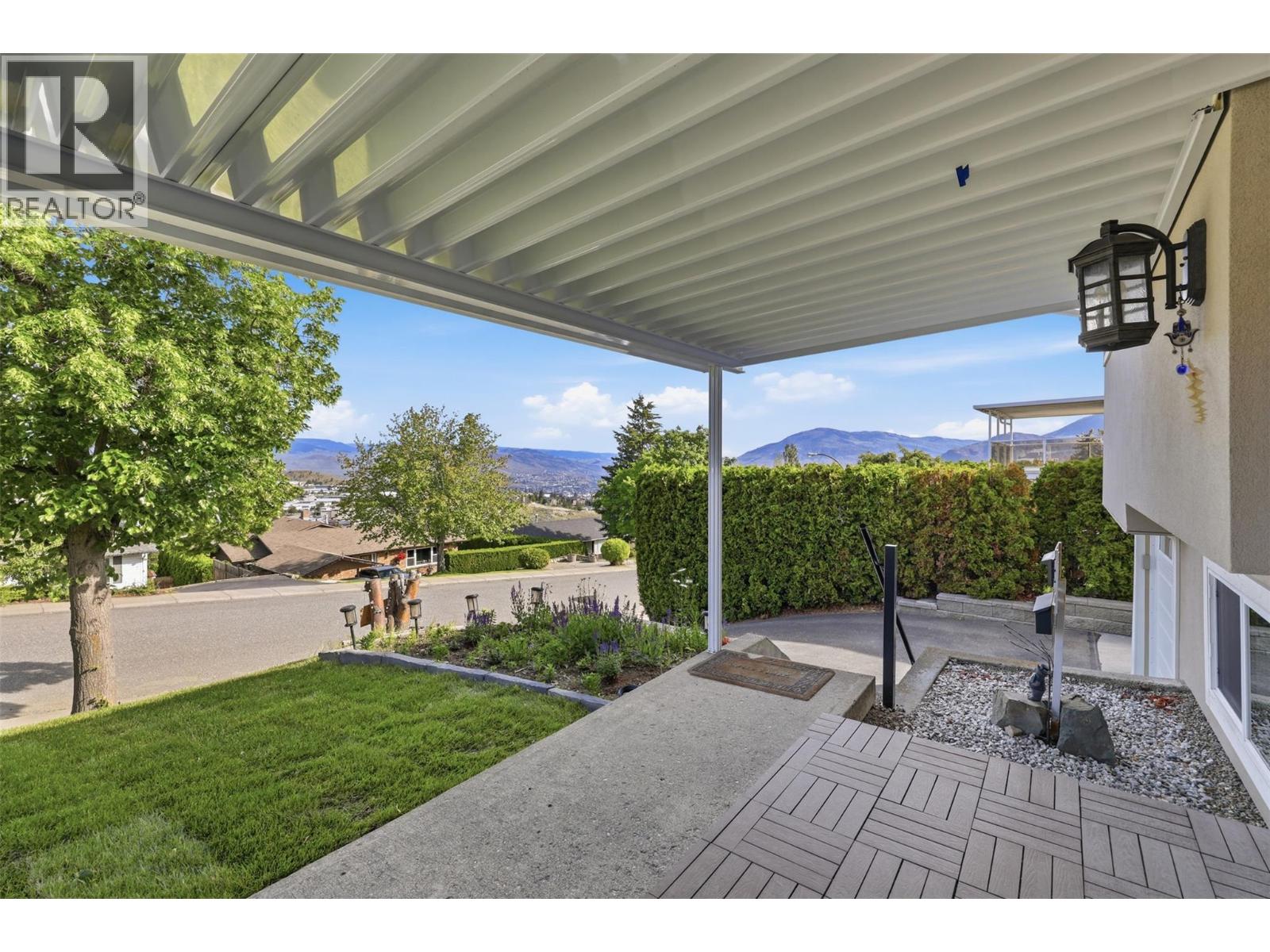 1675 Springhaven Place Place, Kamloops, British Columbia  V2E 1C7 - Photo 4 - 10390205