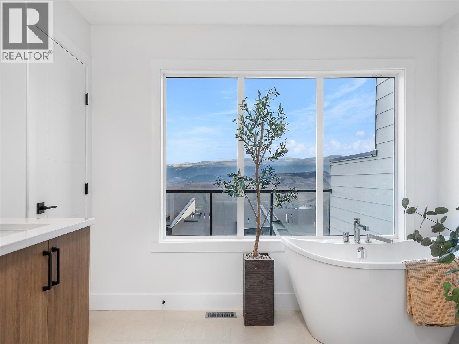 7735 Okanagan Hills Boulevard Unit# 63 Lot# 2, Vernon, British Columbia  V1H 0A7 - Photo 16 - 10389929
