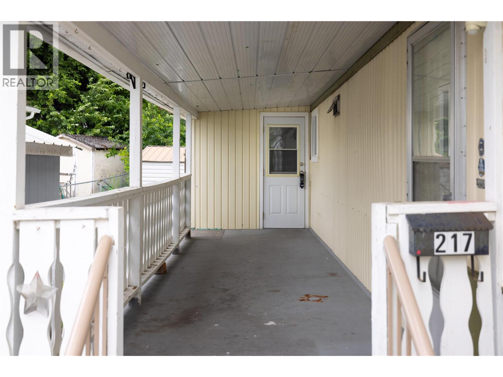 15401 Kalamalka Road Road Unit# 217, Coldstream, British Columbia  V1B 1Z3 - Photo 2 - 10390137