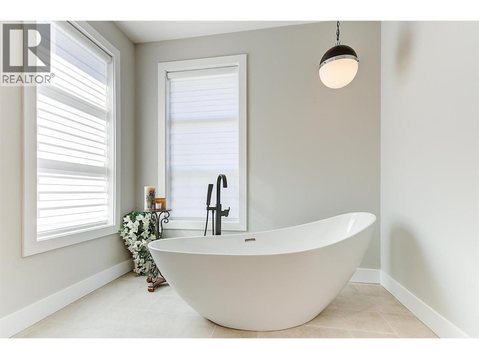 759 Carnoustie Drive, Kelowna, British Columbia  V1P 1V2 - Photo 31 - 10389974