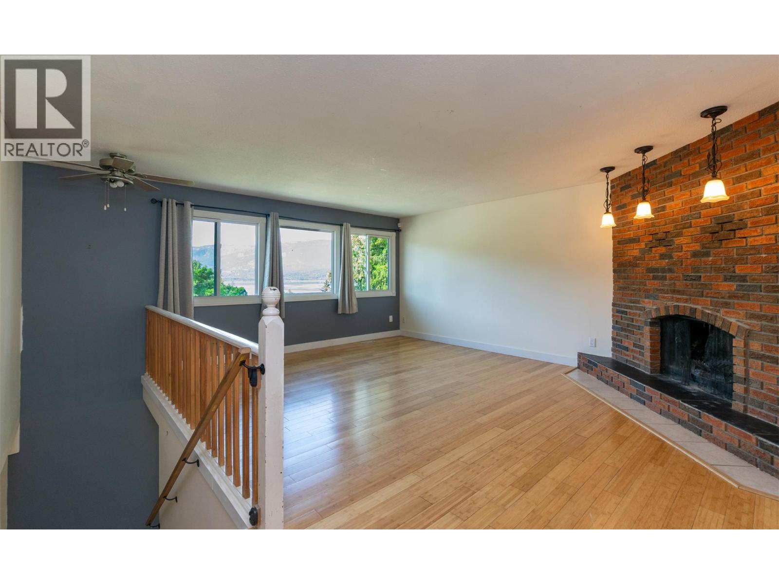 1791 27 Avenue Ne, Salmon Arm, British Columbia  V1E 3X5 - Photo 3 - 10389029