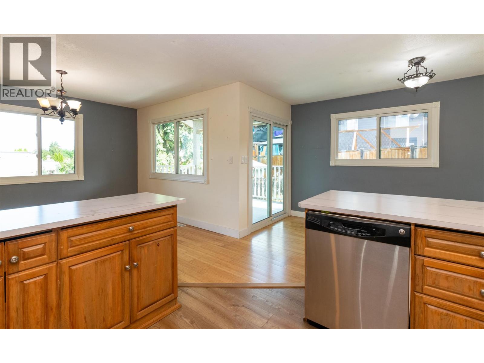 1791 27 Avenue Ne, Salmon Arm, British Columbia  V1E 3X5 - Photo 9 - 10389029