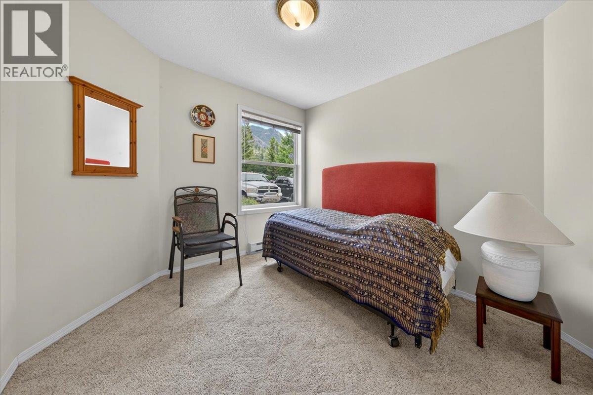 7559 Columbia Avenue Unit# 3, Radium Hot Springs, British Columbia  V0A 1M0 - Photo 22 - 10390272
