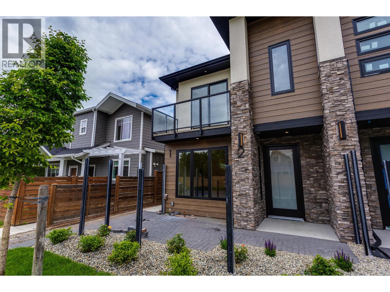 796 Glenwood Avenue Unit# 2, Kelowna, British Columbia  V1Y 5M5 - Photo 2 - 10389614