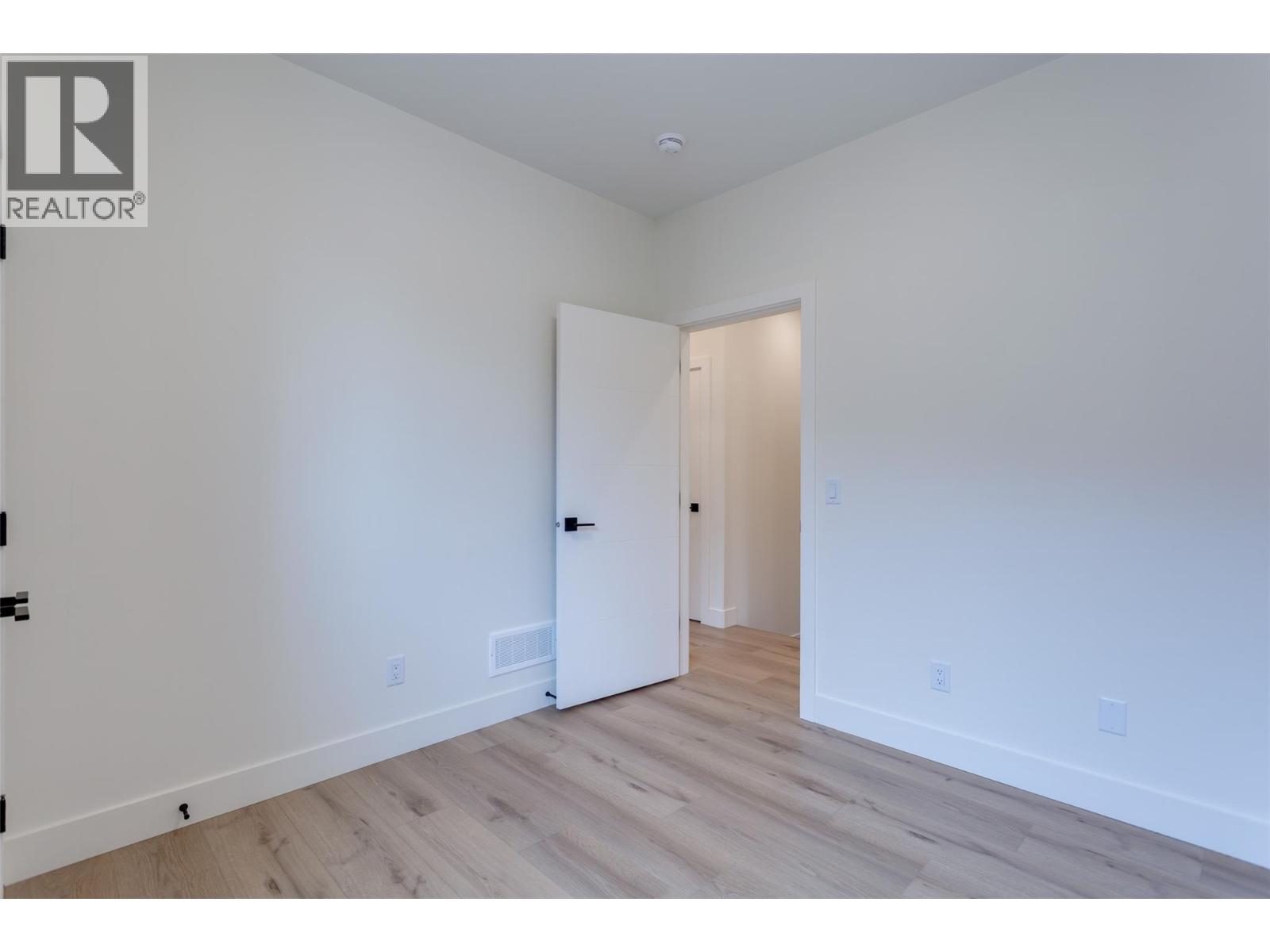 796 Glenwood Avenue Unit# 2, Kelowna, British Columbia  V1Y 5M5 - Photo 36 - 10389614