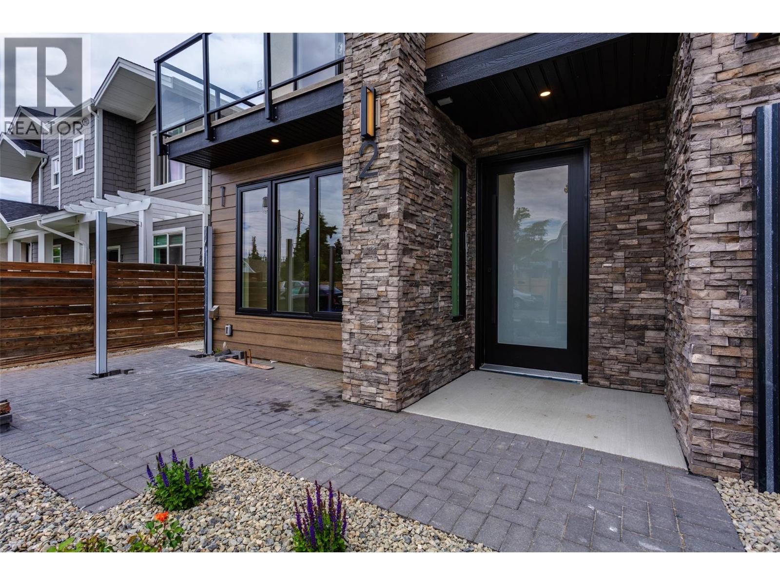 796 Glenwood Avenue Unit# 2, Kelowna, British Columbia  V1Y 5M5 - Photo 4 - 10389614