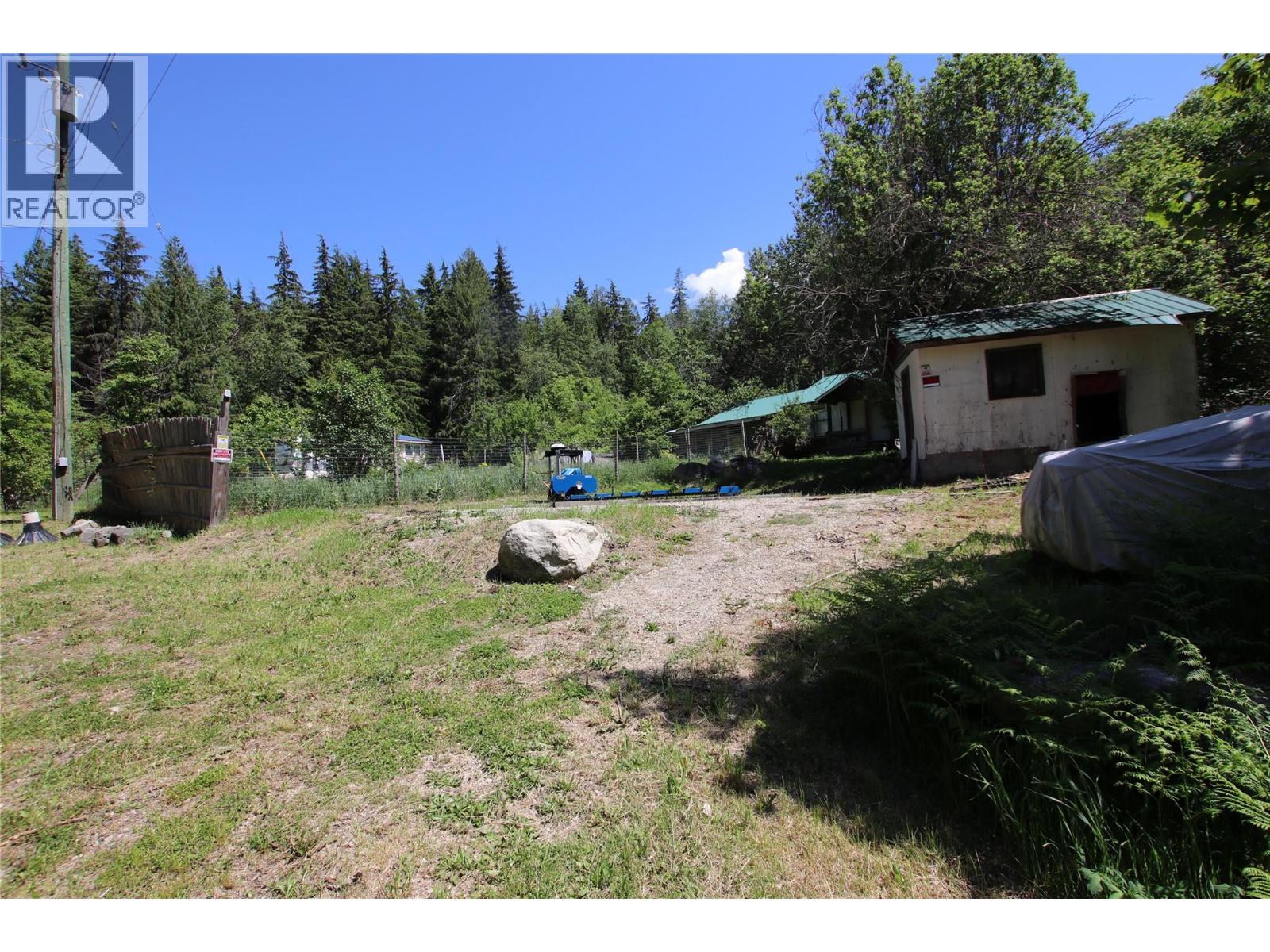 7735 Stewart Road, Fauquier, British Columbia  V0G 1K0 - Photo 2 - 10389520