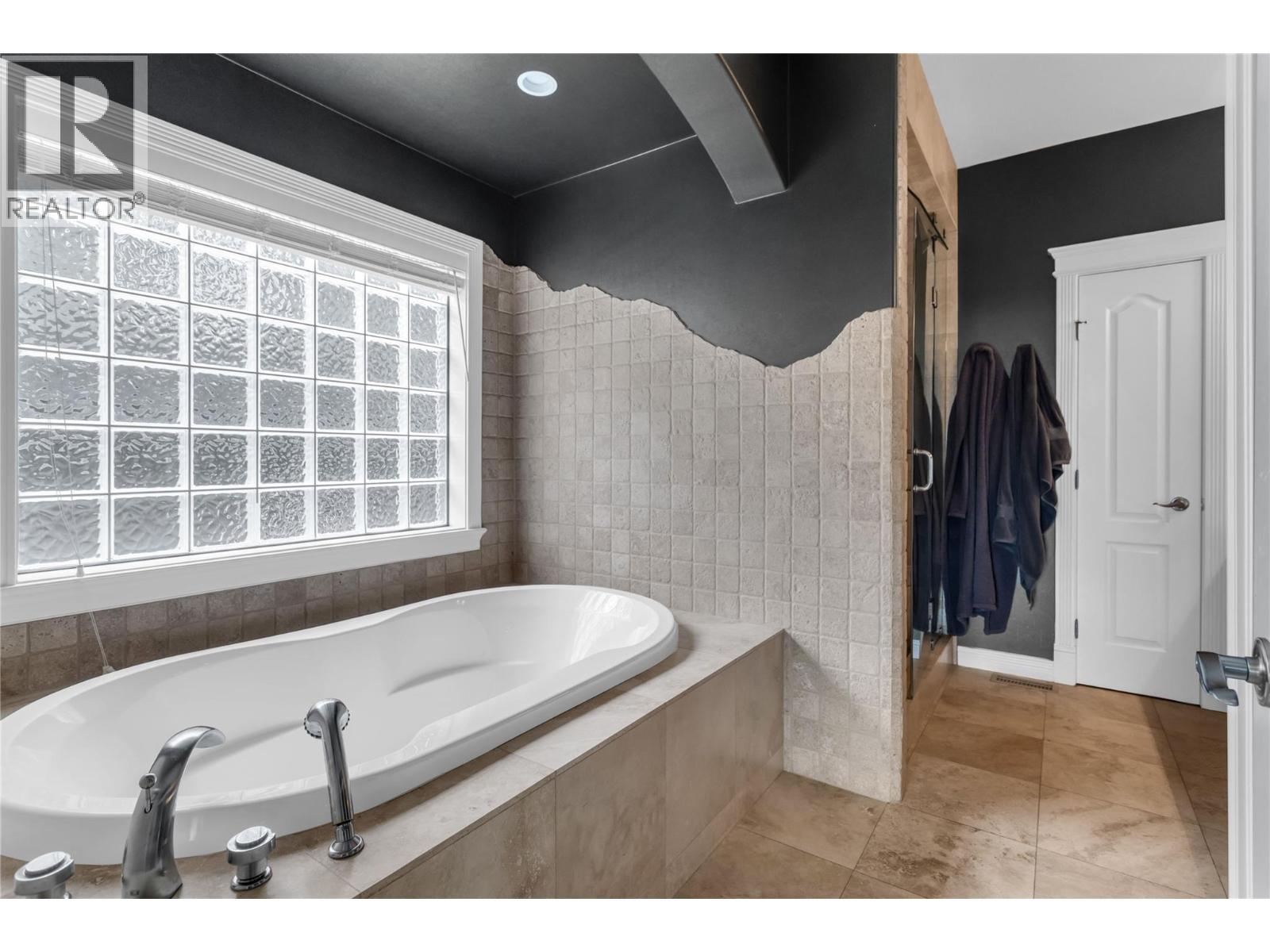 628 Spruceview Place S, Kelowna, British Columbia  V1V 2P7 - Photo 33 - 10386286