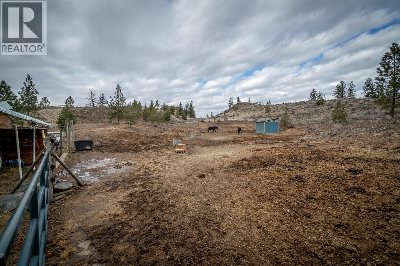 5173 Trans Canada Highway, Kamloops, British Columbia  V1S 2A5 - Photo 19 - 10390279